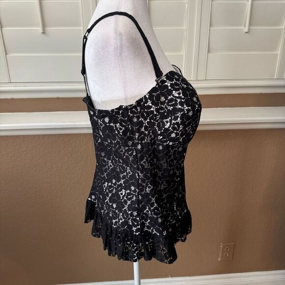 Y2K Torrid Size 1X Crochet Peplum Corset Tank Black Lace Going Out Top Goth NWT - Picture 3 of 8